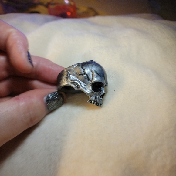 Skull ring - Picture 4 of 5
